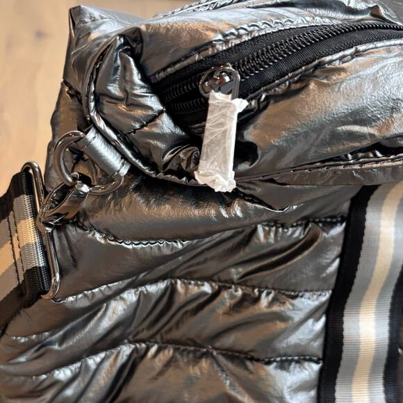 NWOT Fabletics Large Quilted Tote Gym Bag Metallic Gunmetal - Picture 8 of 13